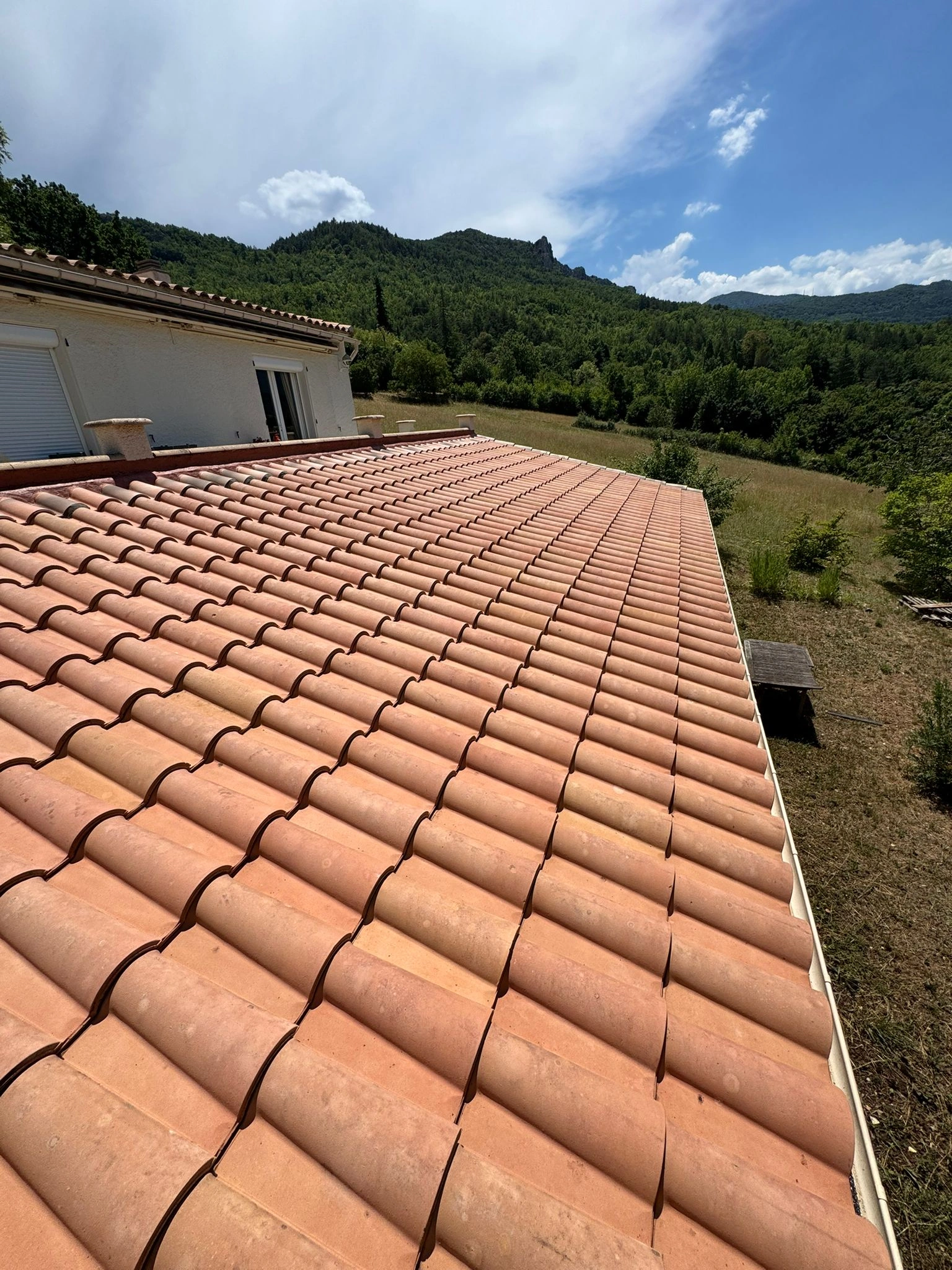 Un toit protégé, Hydrofugé et Imperméable aux intempéries !